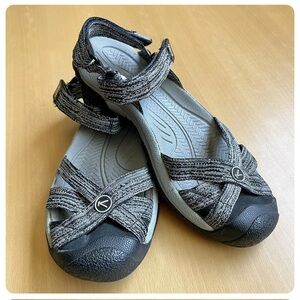 Keen Women's Bali Black Gray Sandals Sz 7